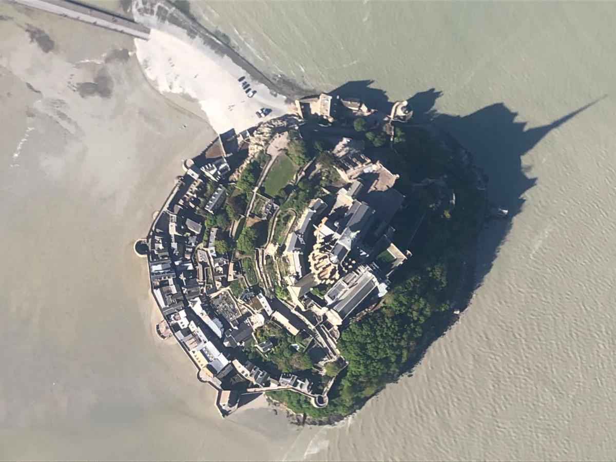 Hebergements Situes A 6 Kms Du Mont Saint Michel Tanis المظهر الخارجي الصورة